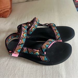 Tevas Universal Sandals